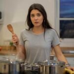 Psychologists Say Obsessive Cleaning While Cooking May Reflect Deeper Behavioral Patterns (N/A)