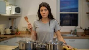 Psychologists Say Obsessive Cleaning While Cooking May Reflect Deeper Behavioral Patterns